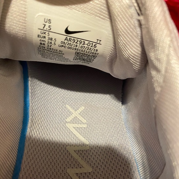 Women's Shoe Nike Air Max 720 - Picture 8 of 9